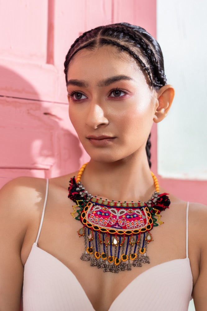 Yebo! Handcrafted traditional Haansdi neckpiece