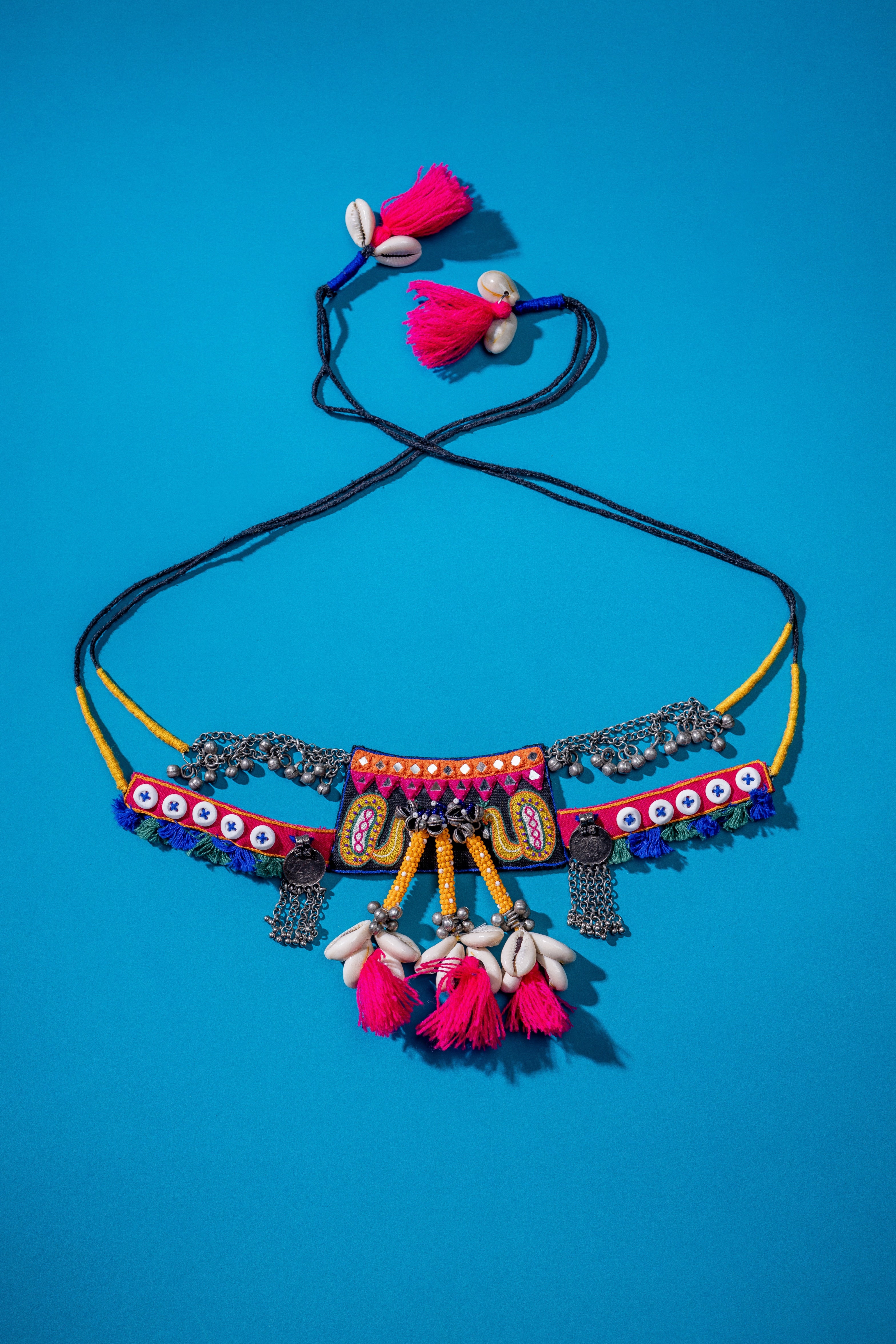 Passie!! Handcrafted traditional neckpiece