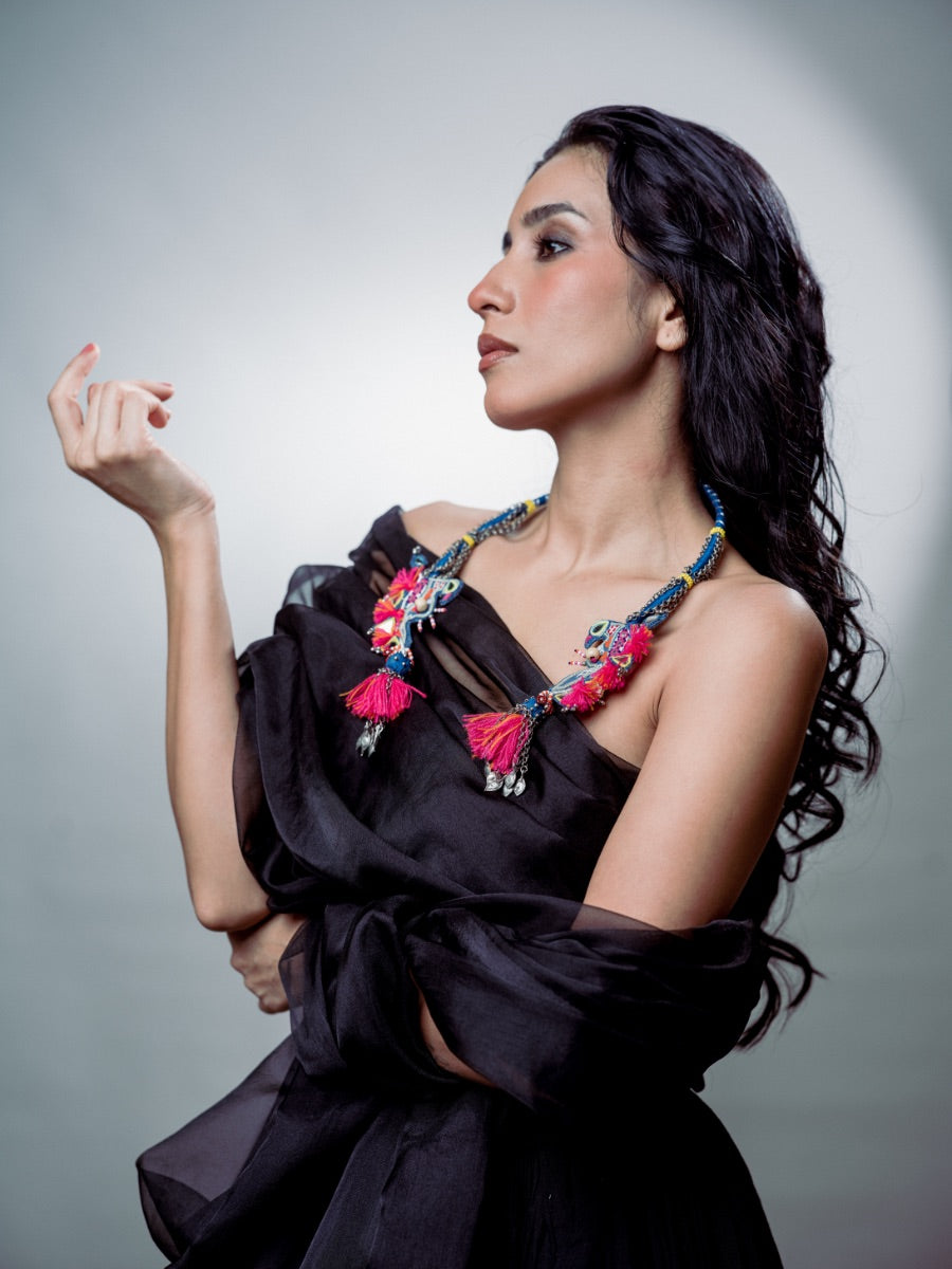 Daffod!! Handcrafted traditional sparrow hansdi neckpiece!!