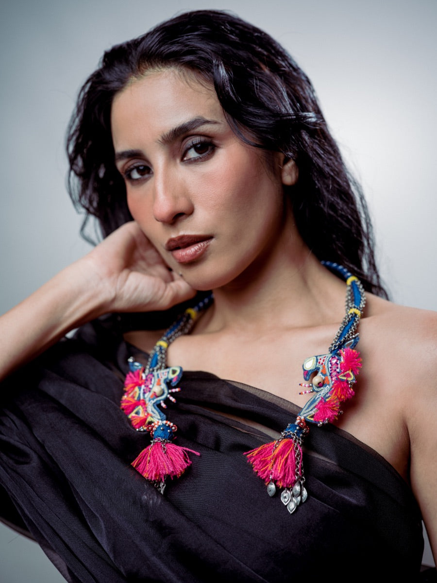 Daffod!! Handcrafted traditional sparrow hansdi neckpiece!!
