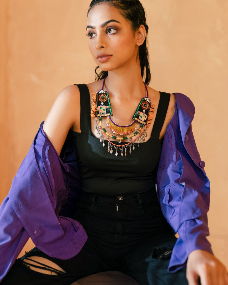 Veto Tha! Handmade traditional neckpiece