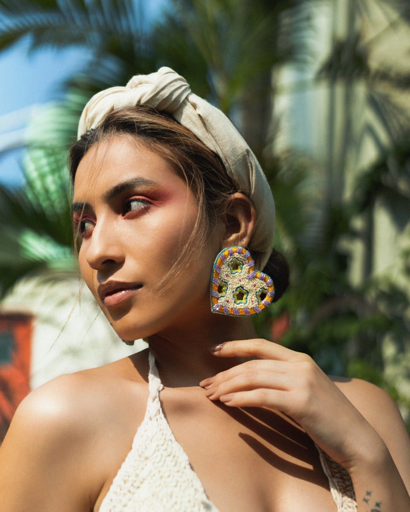 Vai! Handmade heart shaped earrings