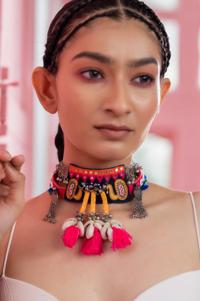 Passie!! Handcrafted traditional neckpiece